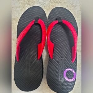 BUNDLE 3/$12 NEW SIZE 8 SPEEDO WATER FLIP FLOPS NWT